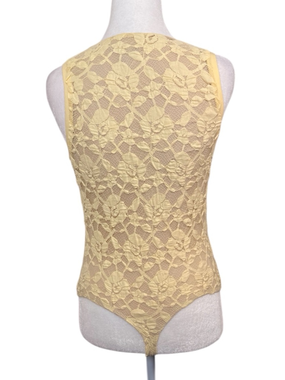 Bar III, Yellow Lace Sleeveless Bodysuit Floral Size XS NWT - Picture 5 of 7